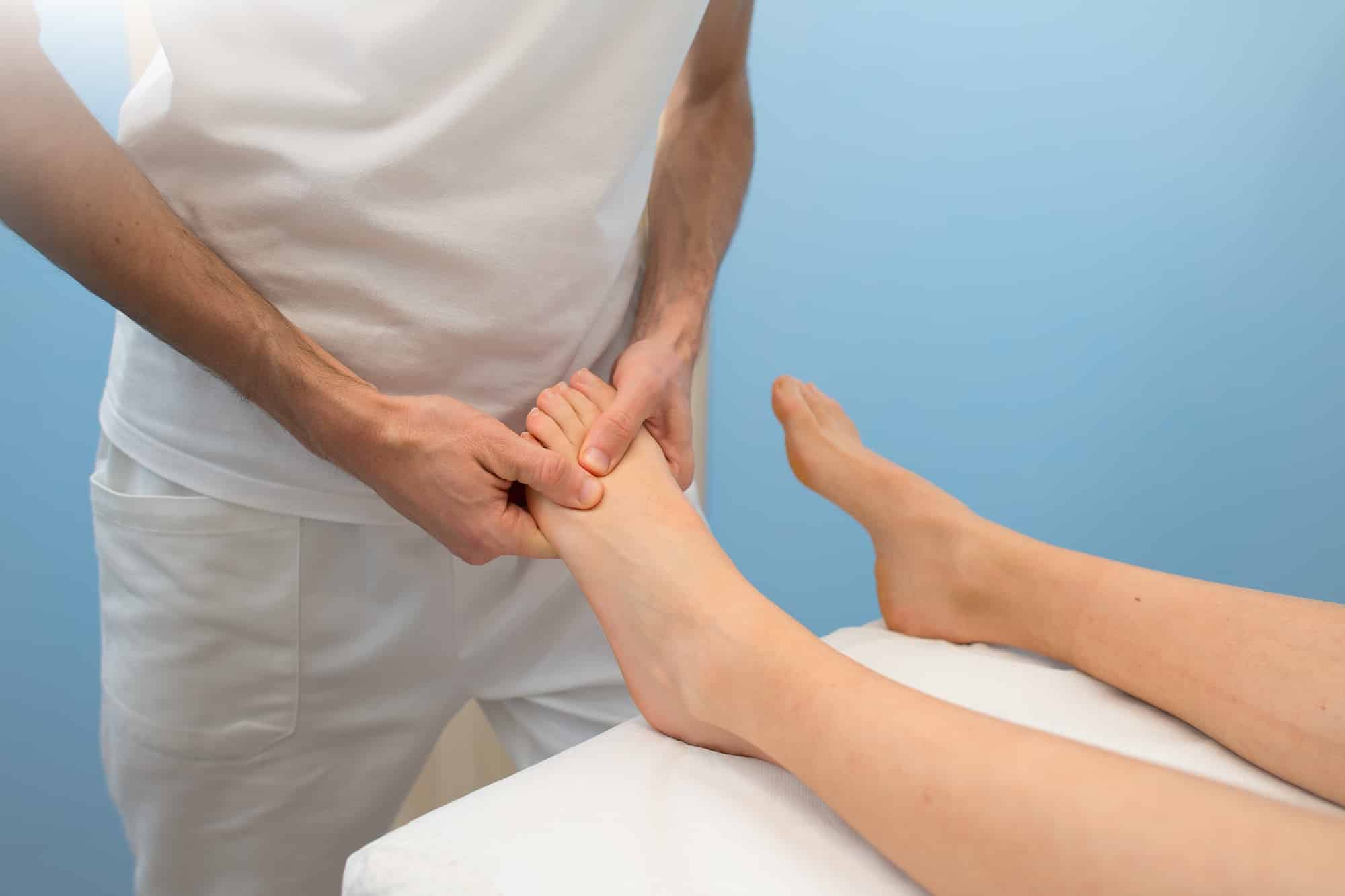 Traitement et massage des pieds
