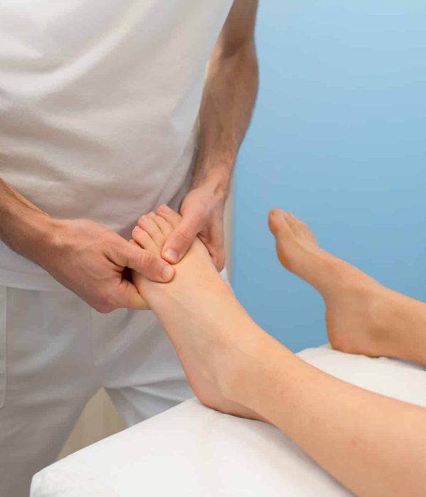 Traitement et massage des pieds
